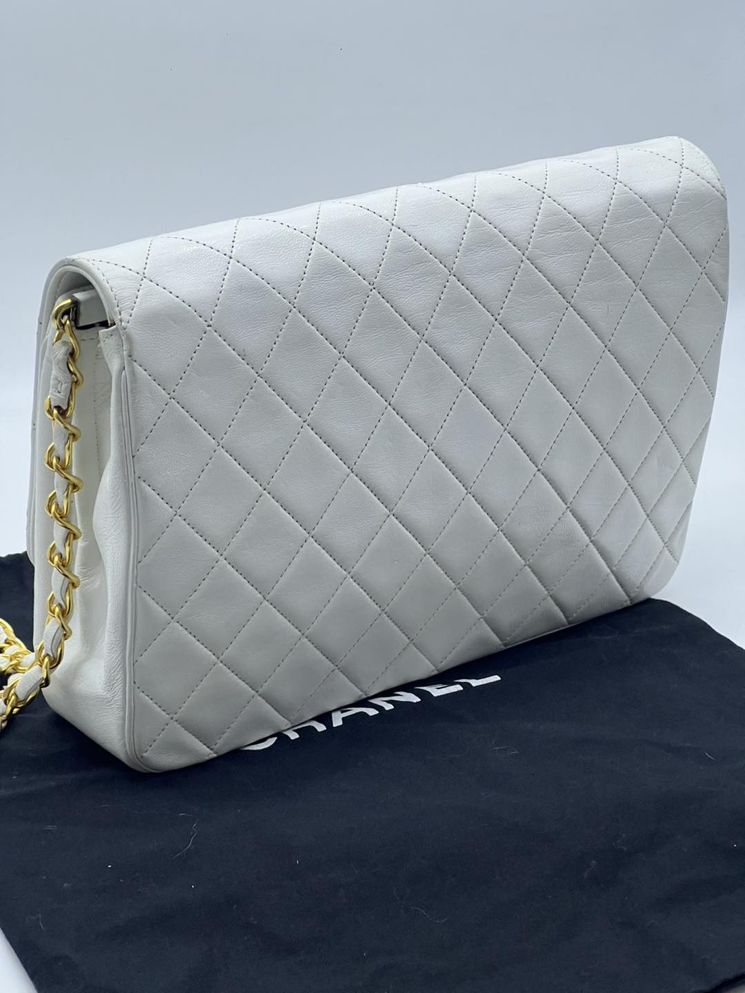 CHANEL WHITE FLAP