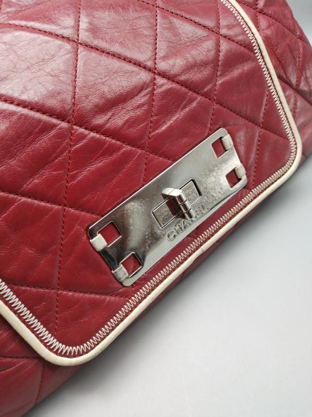 CHANEL RED QUILTED LEATHER EAST WEST REISSUE FLAP BAG