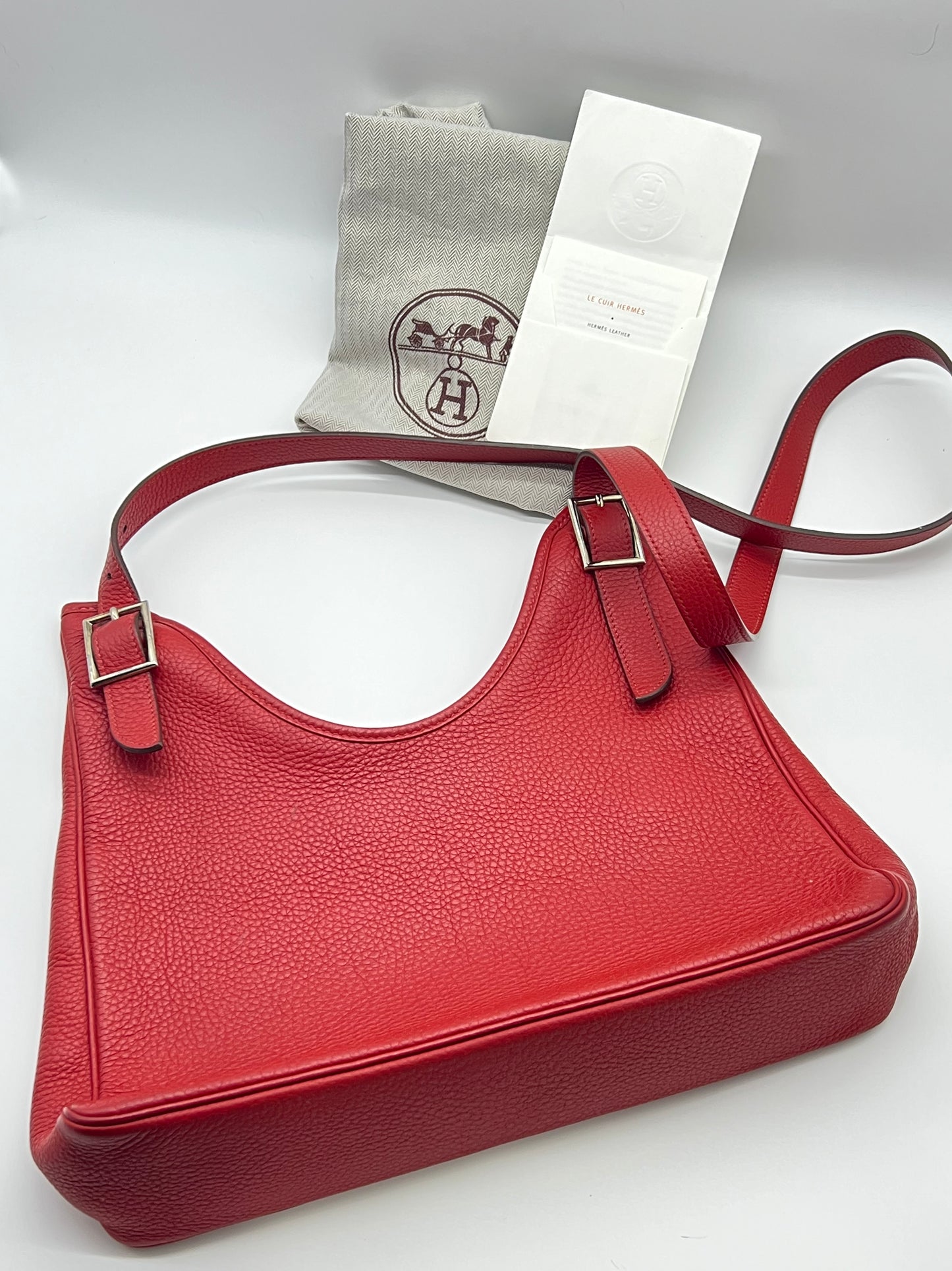 HERMES Clemence Massai Cut 40 Rouge Casaque