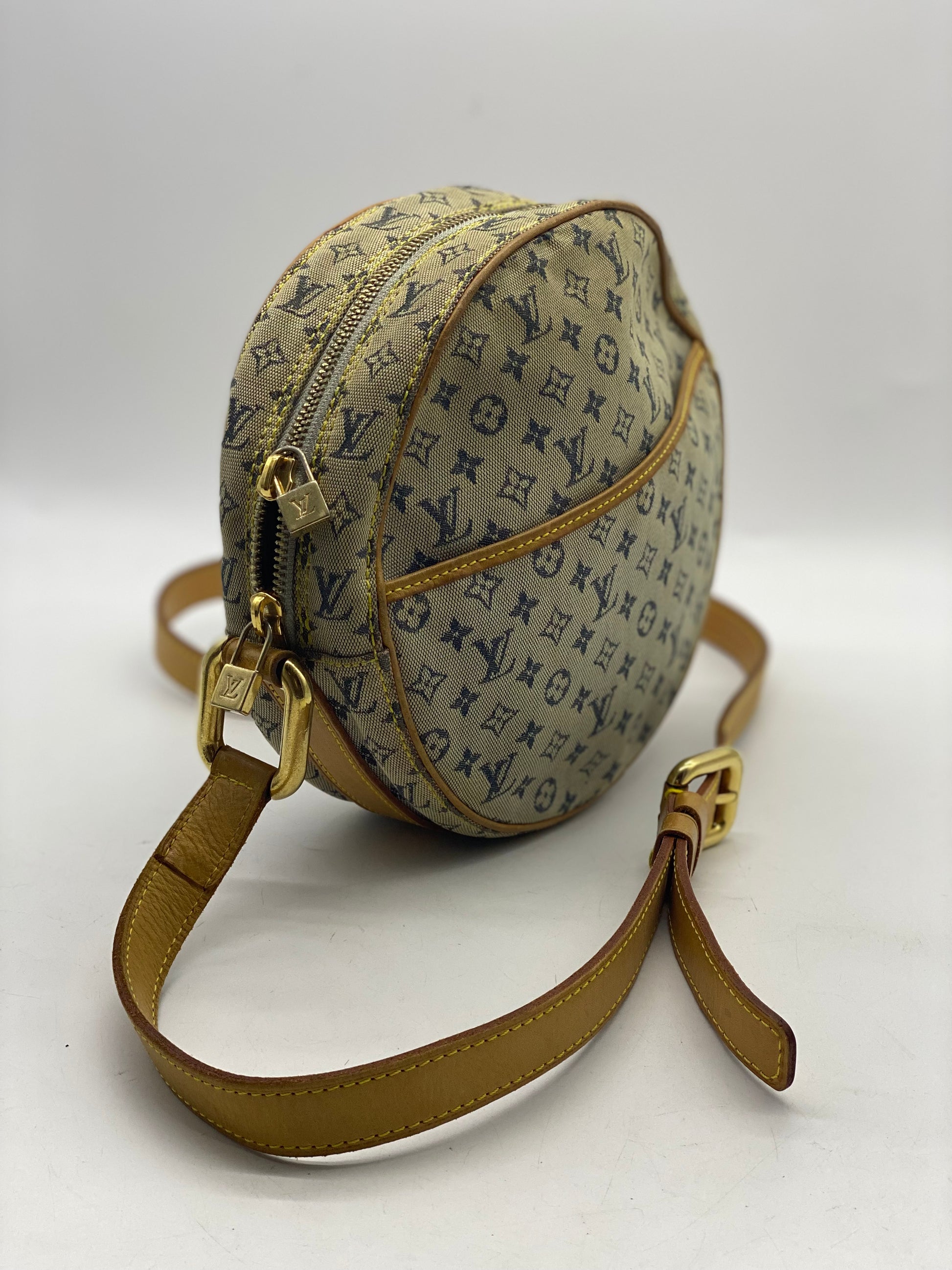 Louis Vuitton Canteen Bag - For Sale on 1stDibs