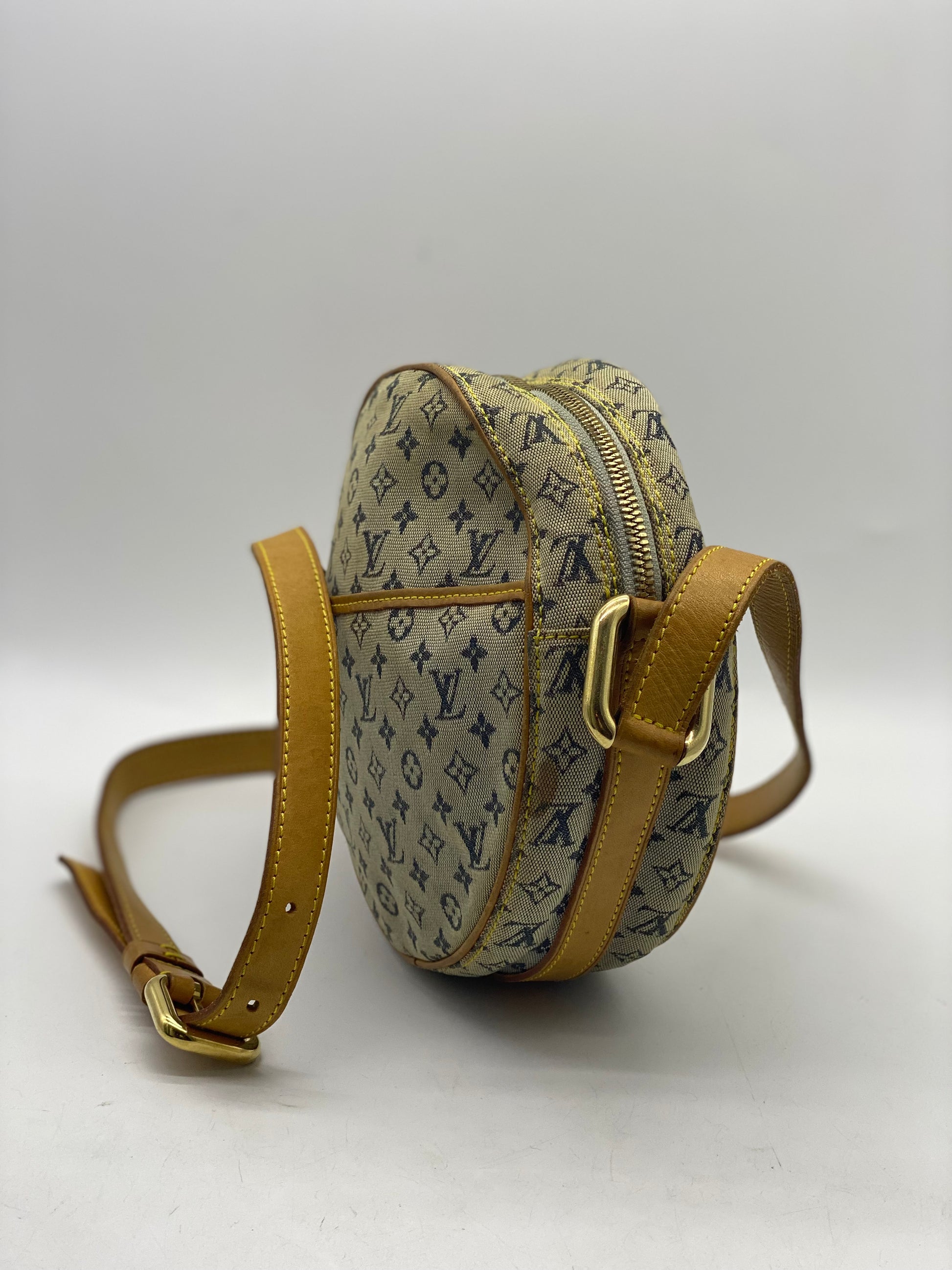 Louis Vuitton Mini Canteen Pouch - Grey Mini Bags, Handbags - LOU50072