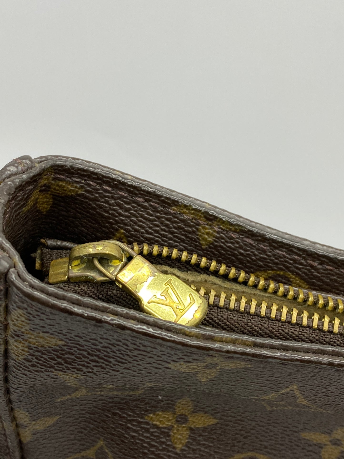 Louis Vuitton Looping MM – Recycled Luxury